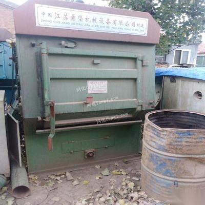 山東青島三臺(tái)履帶式拋丸機(jī)轉(zhuǎn)讓，單價(jià)8500元，機(jī)械設(shè)備銷售